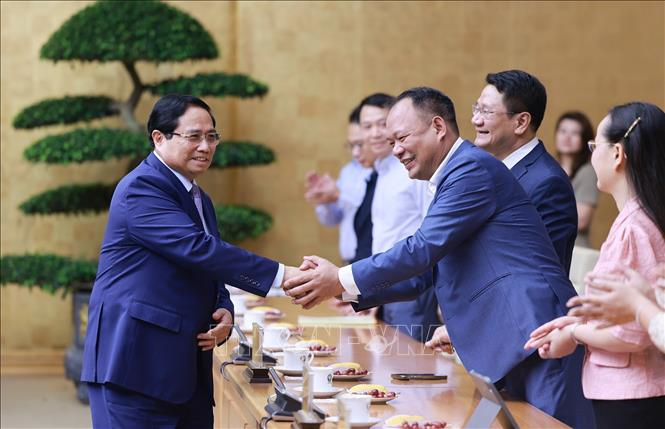 Thủ tướng Phạm Minh Chính: Mong muốn mỗi thầy cô giáo sẽ tiếp tục là tấm gương sáng về rèn đức - luyện tài, yêu nghề - yêu người